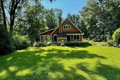 Image de Charming & Peaceful Wooded Saugatuck Chalet with Private Dock on Silver Lake