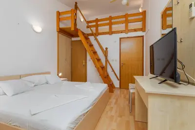 Appartement d'une chambre avec air conditionné Tucepi, Makarska (A-20878-i)