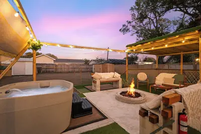 Image de Hot Tub / Games / Bbq / 8 Min to Beach