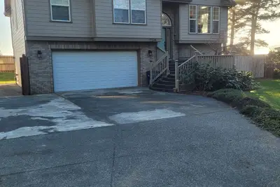 Image de Ocean Blue View with apartment. A 4 bedroom home with Ac, WiFi in Brookings, Or