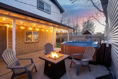 Image de The Timberline: Hot Tub | Bocce Ball | Cozy Vibes