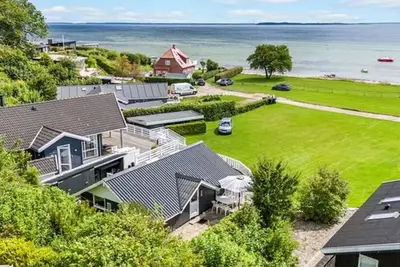 Image de \"Heda\" - 75m from the sea by Interhome