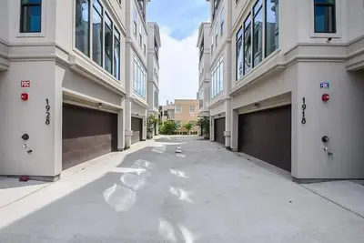 Image de Fully Furnished 3-bedroom townhouse in Houston