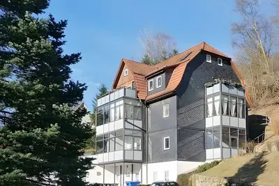 Image de Appartement de vacances 'Romantik Im ThĂĽringer Wald' avec balcon et Wi-Fi