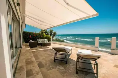 Image de House with pool and private access to the beach!