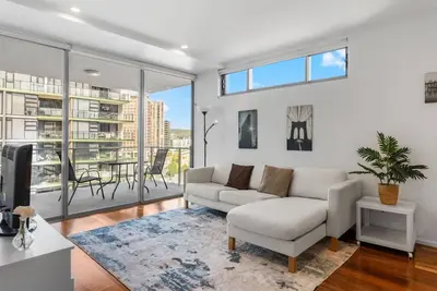 Image de Near Southbank & Cbd Stylish 2br w/ Pool & Park