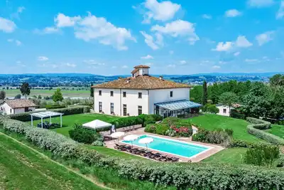 Image de Maison de vacances privée avec bain à remous, Wifi, climatisation, piscine privée, Tv, patio