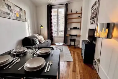 Image de Cosy 2 pièces près de Paris, La Défense, Versailles, Roland Garros.