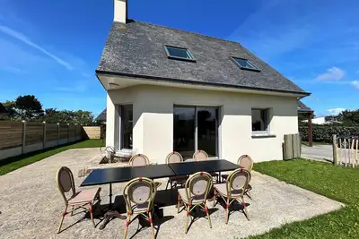 Image de Maison lumineuse et confortable avec jardin clos