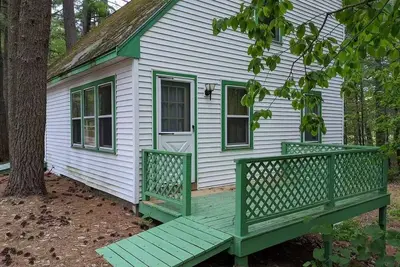 Image de Spacious Two-Story Cottage with Stunning Views & Waterfront Access