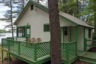 Image de Charming Getaway with Screened Porch, Deck, and Scenic Lake Views