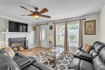 Image de New! Cozy and Relaxing Fishing Retreat