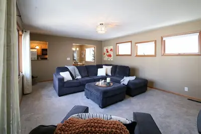 Image de Charming 3-bedroom house with Ac, WiFi in pleasant Minneapolis