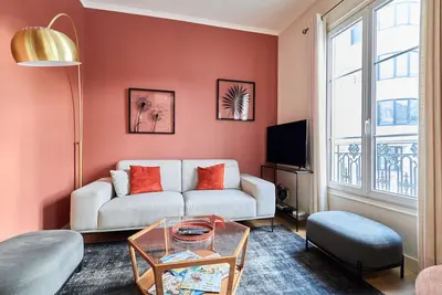 Image de Élégante Maison de Ville avec parking gratuit, à deux pas de la Cathédrale!