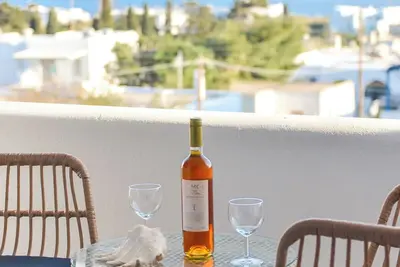 Image de Cozy Sea View Home in Drios – Near Beaches & Shops