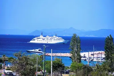 Image de Glyfada Center Front Seaview Cozy Two Bedroom Apartment