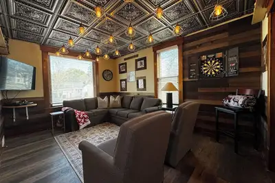 Image de 5-bedroom house, 4 blocks from downtown, next door to Dairy Grille, Charlevoix.