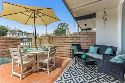 Image de Newly Renovated 1 bedroom Condo -Private Patio  WiFi