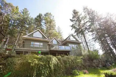 Image de Charming Ocean View Cottage with Private Sauna & Hot Tub