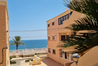 Image de Alicante Playa Mil Palmeras 🇪🇦 Vue sur Mer, face à la plage 🏝🍹Studio 3 pers.