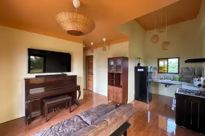 Image de Peaceful One-bedroom Couple's Retreat with Ac, WiFi near Urbiztondo