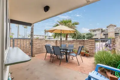 Image de Entire Beach Condo w/Private Patio and wifi