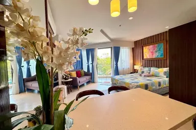 Image de Kate & Keith's Place Deluxe Studio Suite at Tambuli Seaside Resort & Spa