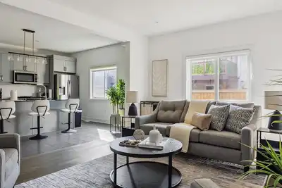 Image de Luxurious and Beautiful Home in Barrie