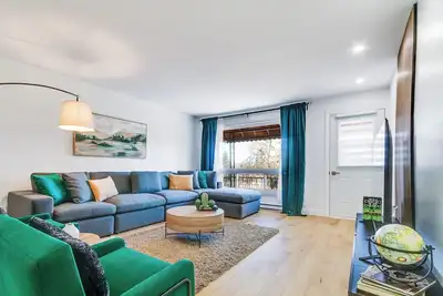 Image de Bright & Large 3Br | Personal Spa | Park View | Netflix