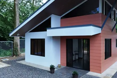 Private oasis/walk to beach and dining