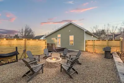 Image de Stunning 3br Cottage, Fire Pit, Near Horse Park, Walkable to Downtown