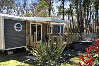 Image de Mobil-home | Premium Exclusive | 3 Ch. | 6 pers. | Terrasse surélevée avec Jacuzzi | A/C | Tv