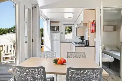 Image de Mobil-home | Comfort Xl | 2 Ch. | 4 pers. | Terrasse surélevée | A/C | Tv