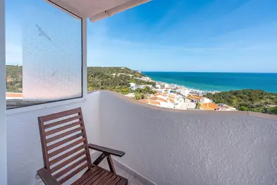 Image de Appartement 'Salema Amazing View' avec vue sur la mer, balcon et Wi-Fi