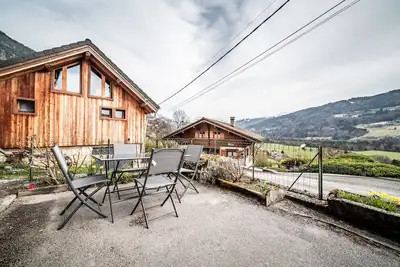 Image de La maison \"La Ferme De La Plaigne\" avec vue sur les montagnes, terrasse privée et Wi-Fi