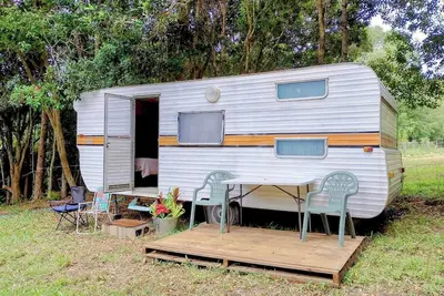 Image de Retro Caravan Sleeps 6  only 8 Minutes from A1  Valery Mid North Coast