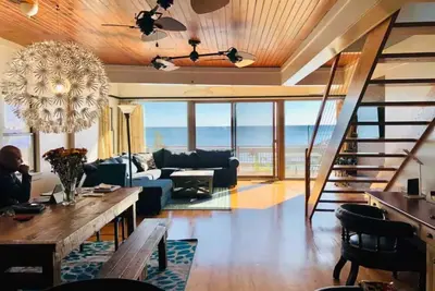 Image de 3 bedroom, waterfront cottage on the shores of the Chesapeake Bay.