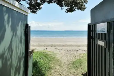 Image de A Kiwi beachside holiday a couple of minutes walk to the sand. . .