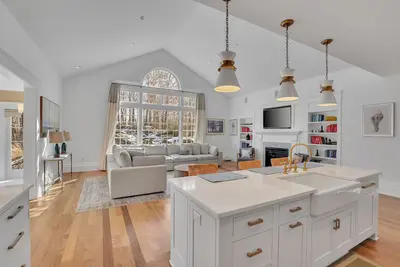 Image de Luxurious 5-bedroom house in Mystic - 7 min to downtown -  20 min to Ri beaches
