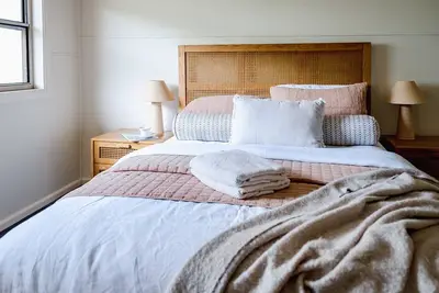 Seastay Linen included -Town location
