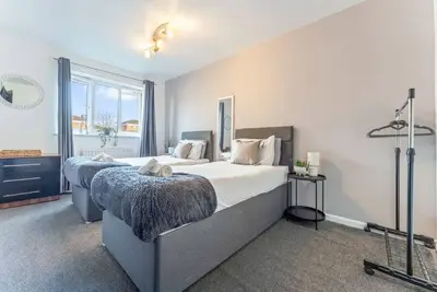 Spacious 3-Br Apt | Sleeps-8
