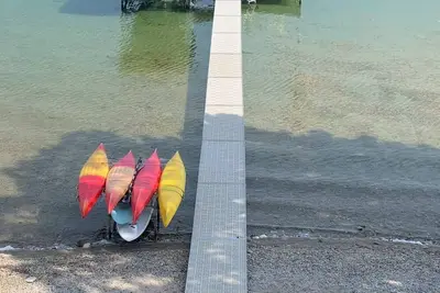 Image de Relax with the whole family at this peaceful 4 bedroom, 1. 5 bath on Big Platte Lake