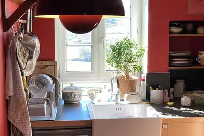 Image de Charmante maison en pierres dorées avec piscine. Animaux de compagnie acceptés!