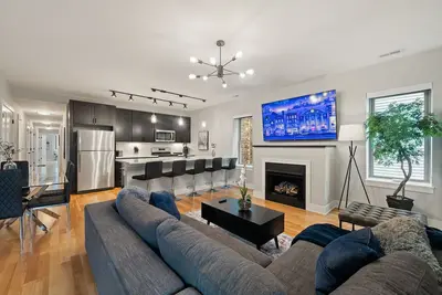 Image de Cozy Chicago 3bd 2Bath Retreat with Balcony