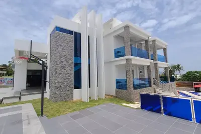 Image de 12br Villa: Infinity Pool, Jacuzzi, Billiard & Outdoor Bar