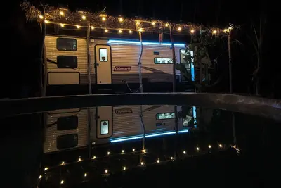 Image de Rv on the beach with pool and Starlink