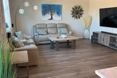 Image de Luxurious 3 bedroom home, 10 minutes from downtown Wilmington, pet friendly!