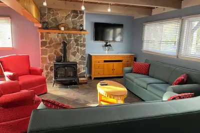 Image de NoCo Spacious Fido Friendly Sleeps 19 Hot Tub Game Room