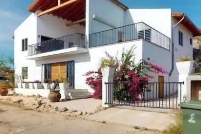 Image de Villa Coral Cliff 🇨🇼 5-bedroom beach house with Pool, Ac, WiFi, Sleeps 10