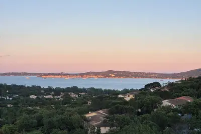 Image de Vue panoramique sur le Golfe de Saint Tropez / Clim / Complexe aquatique